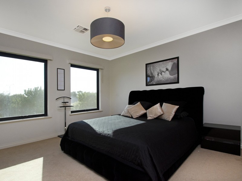 15 Skeit Road, Darch WA 6065