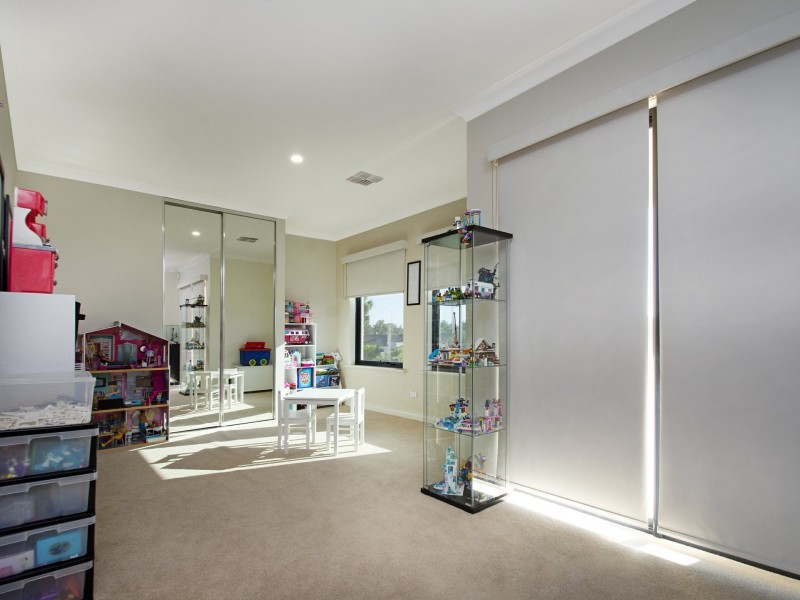 15 Skeit Road, Darch WA 6065