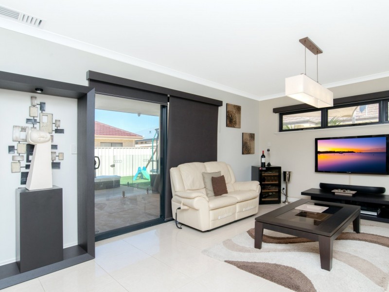 15 Skeit Road, Darch WA 6065