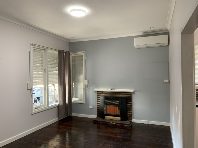 52 McGlinn Way, Cloverdale WA 6105