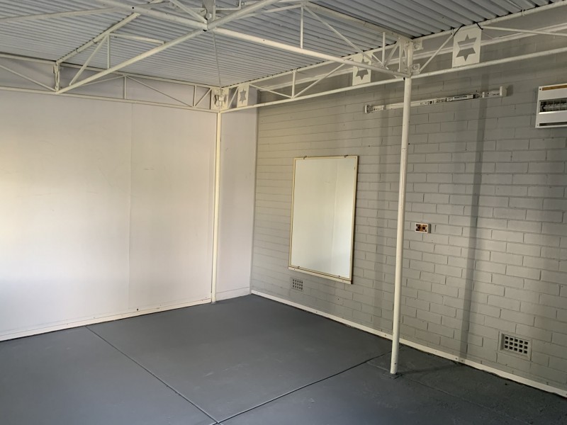 52 McGlinn Way, Cloverdale WA 6105