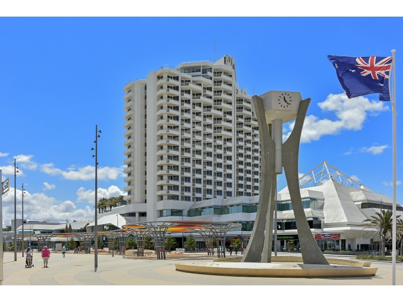 8/21 Pearl Parade, Scarborough WA 6019