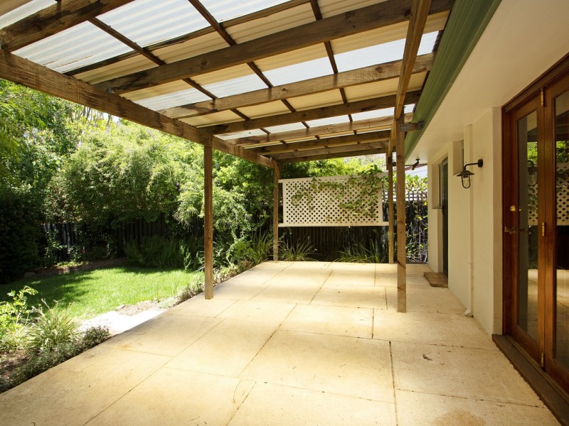 4 Hubert Street, Guildford WA 6055