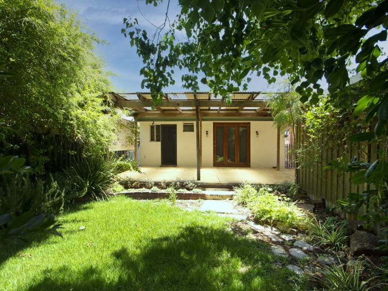 4 Hubert Street, Guildford WA 6055