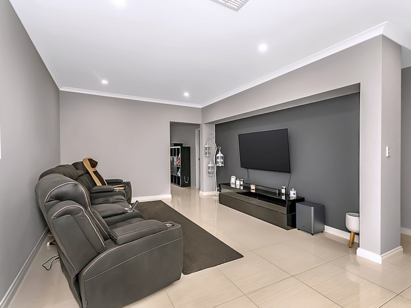 17 Skeit Road, Darch WA 6065