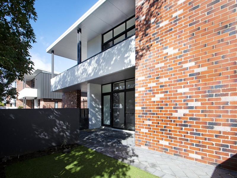 1/130 GLADSTONE ROAD, Rivervale WA 6103