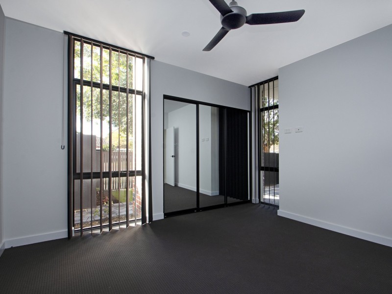 1/130 GLADSTONE ROAD, Rivervale WA 6103