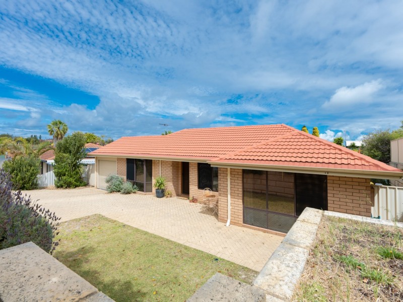 4 Yule Street, Heathridge WA 6027