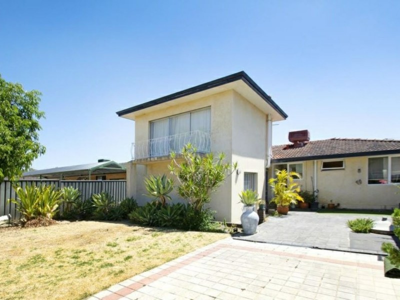 18 Bader Way, Stirling WA 6021