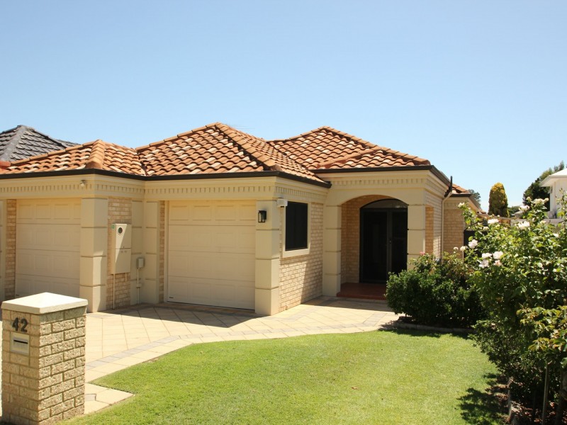 42 Strickland Rd, Ardross WA 6153