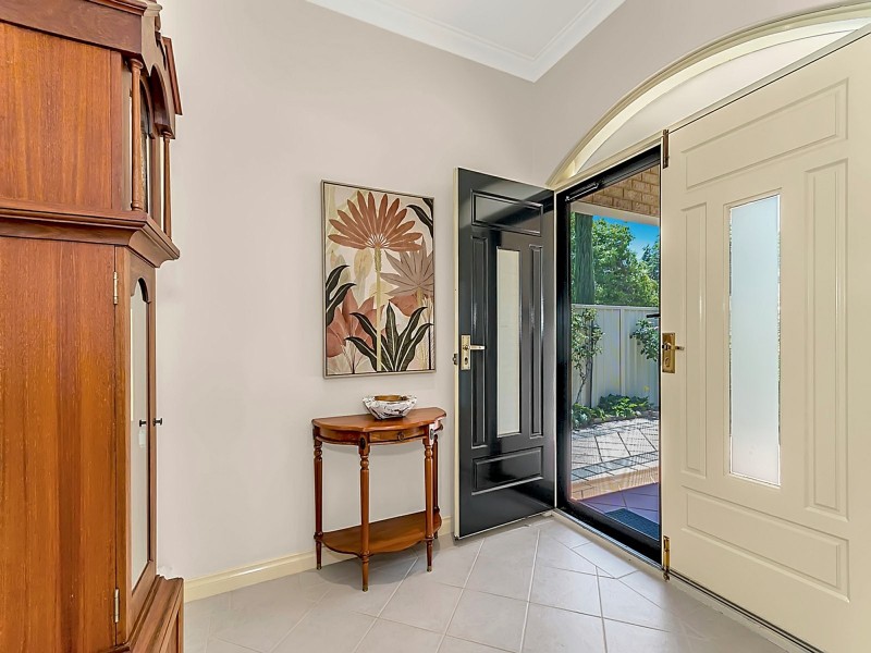 42 Strickland Rd, Ardross WA 6153