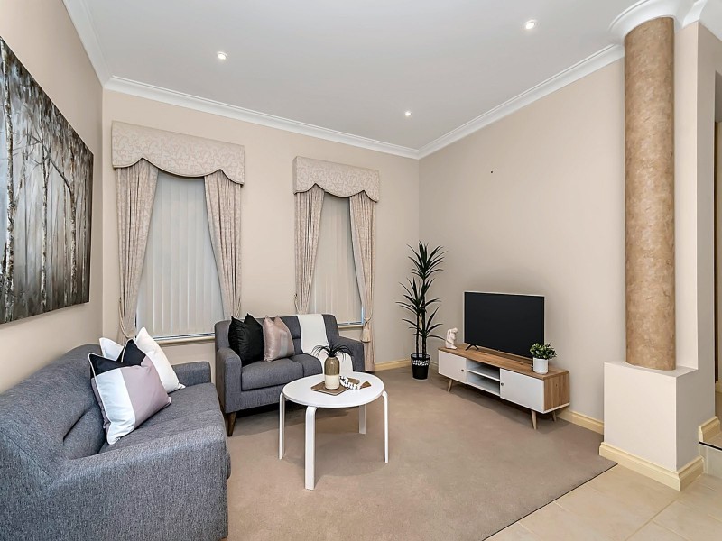 42 Strickland Rd, Ardross WA 6153