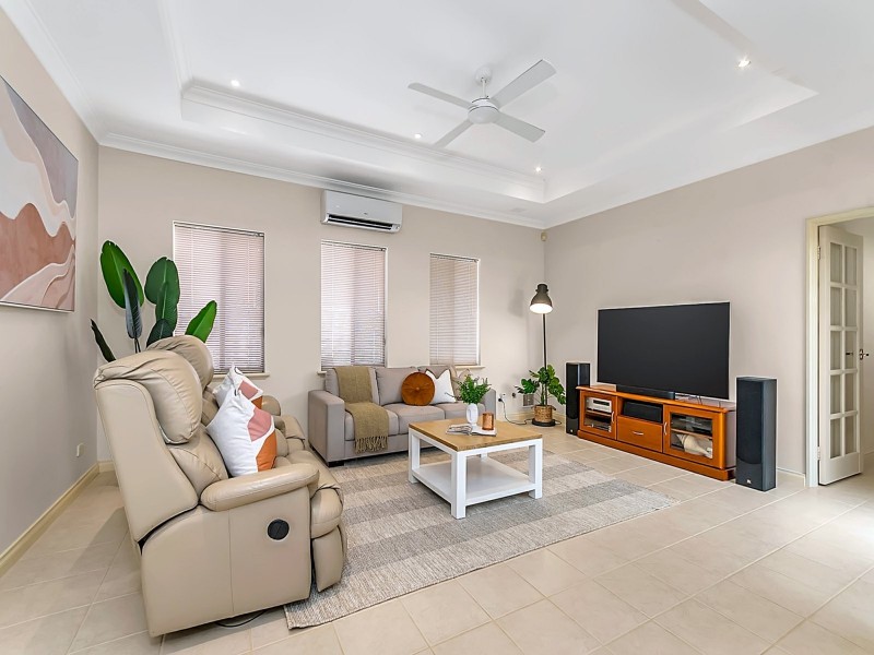 42 Strickland Rd, Ardross WA 6153