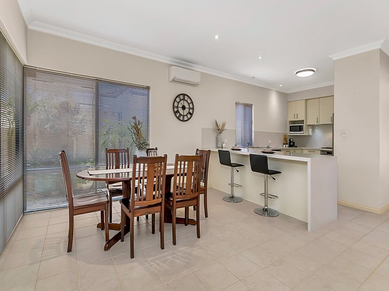 42 Strickland Rd, Ardross WA 6153