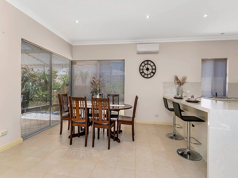 42 Strickland Rd, Ardross WA 6153