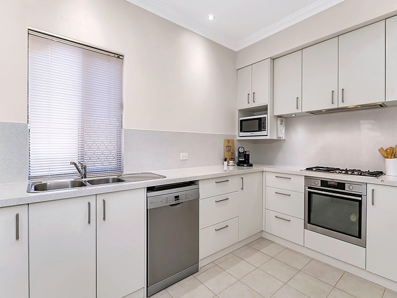 42 Strickland Rd, Ardross WA 6153