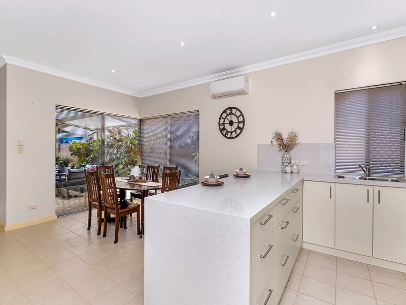 42 Strickland Rd, Ardross WA 6153
