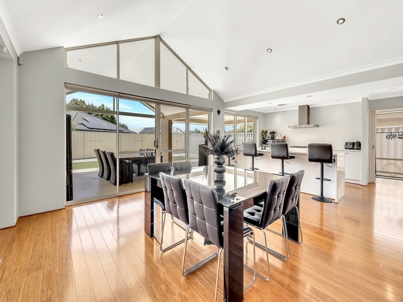 13 Zaragoza Drive, Port Kennedy WA 6172