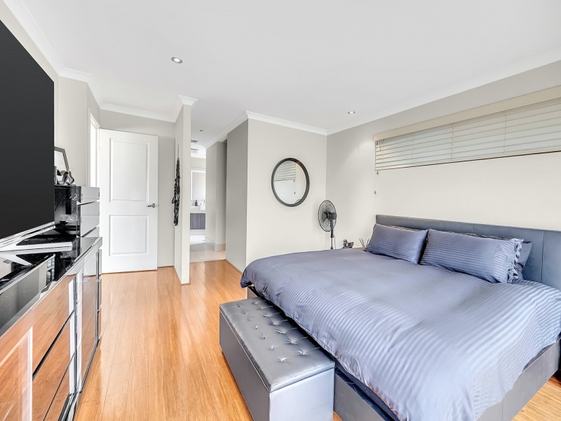 13 Zaragoza Drive, Port Kennedy WA 6172