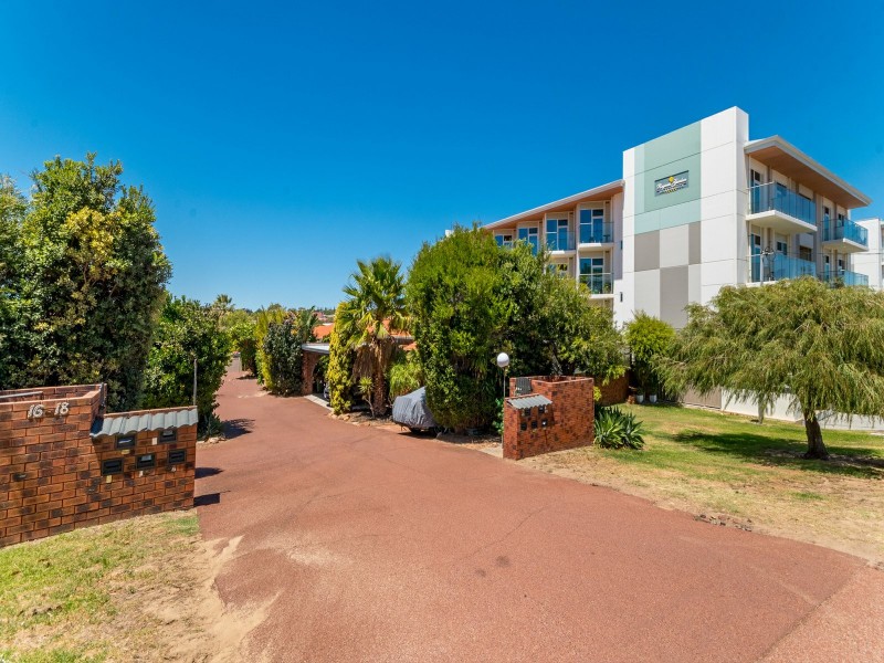 3/16 Wheatcroft St, Scarborough WA 6019