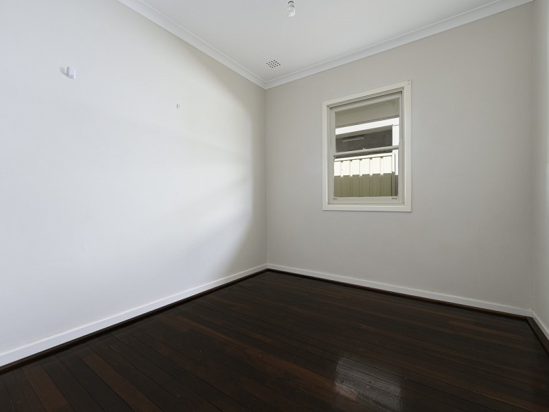 48 McGlinn Way, Cloverdale WA 6105