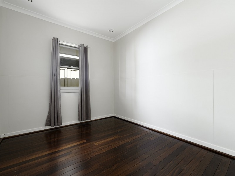 48 McGlinn Way, Cloverdale WA 6105