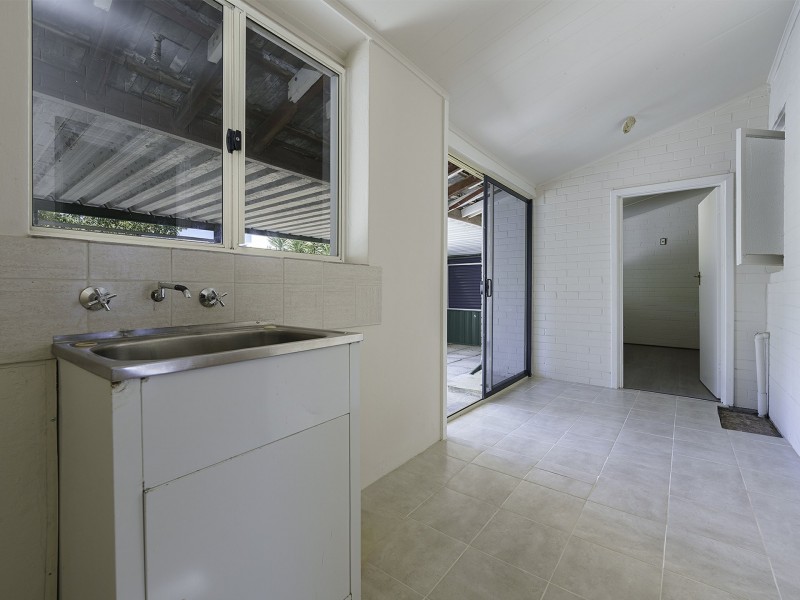 48 McGlinn Way, Cloverdale WA 6105