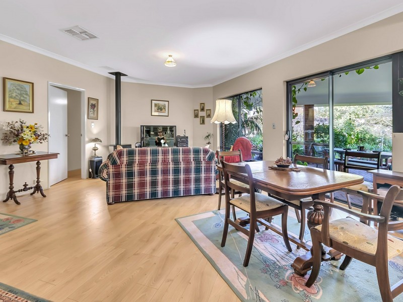 5a Railway Rd, Kalamunda WA 6076