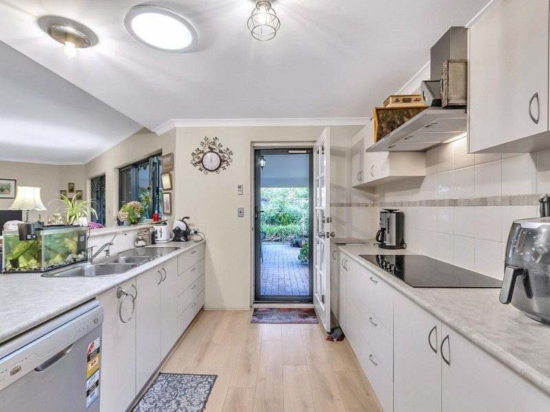 5a Railway Rd, Kalamunda WA 6076