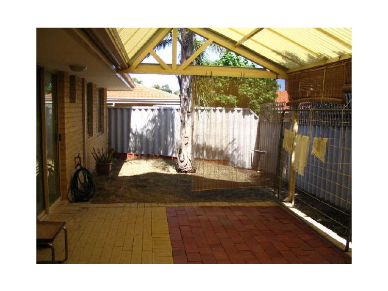 2/47 Calais Rd, Scarborough WA 6019