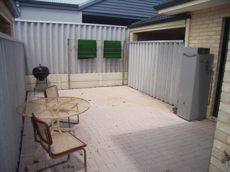 1/34 Barnes Street, Innaloo WA 6018