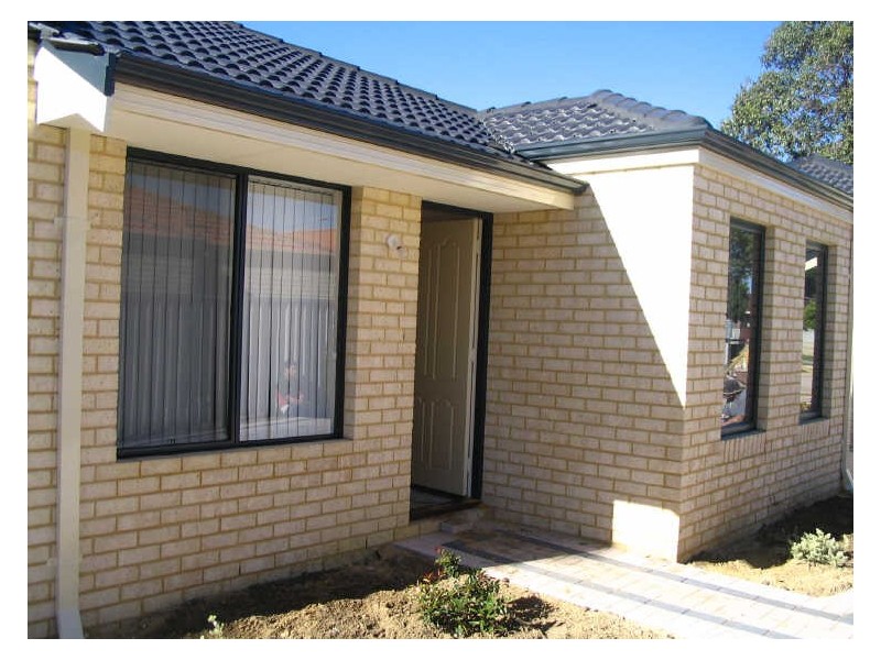 2/34 Barnes Road, Innaloo WA 6018