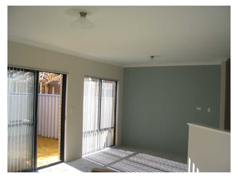 2/34 Barnes Road, Innaloo WA 6018