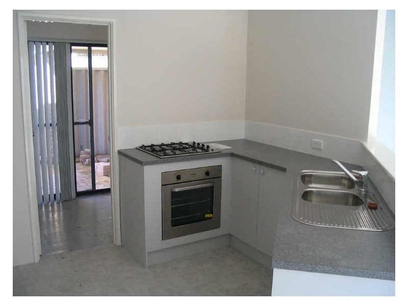 2/34 Barnes Road, Innaloo WA 6018