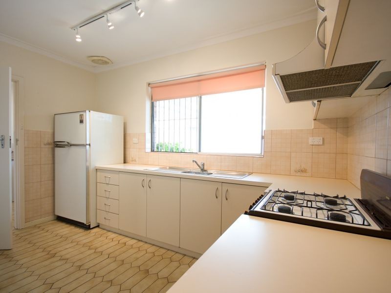 2 Buntine Road, Wembley Downs WA 6019