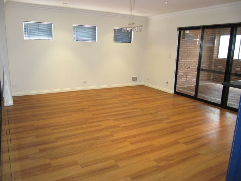 8 Ancona Link, Landsdale WA 6065