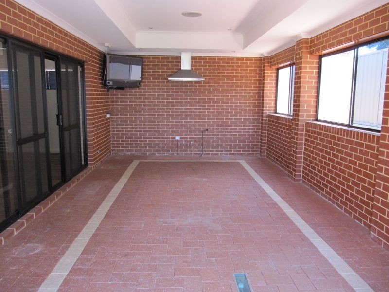 8 Ancona Link, Landsdale WA 6065