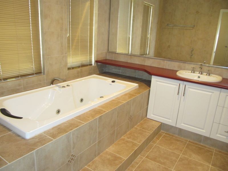 8 Ancona Link, Landsdale WA 6065