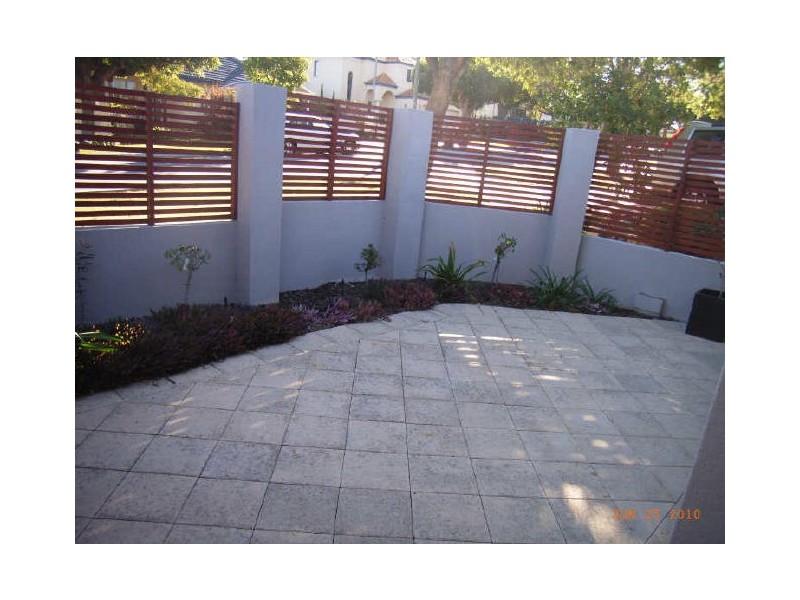206a Grand Prom, Doubleview WA 6018