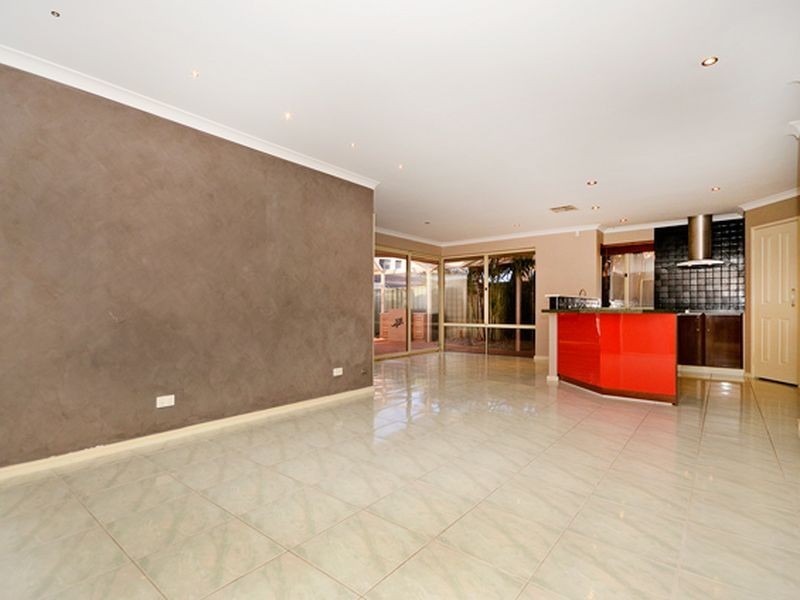 25 Meadowbrook Promenade, Currambine WA 6028