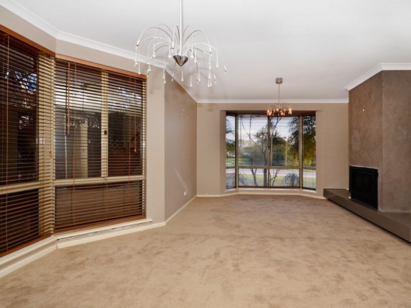 25 Meadowbrook Promenade, Currambine WA 6028