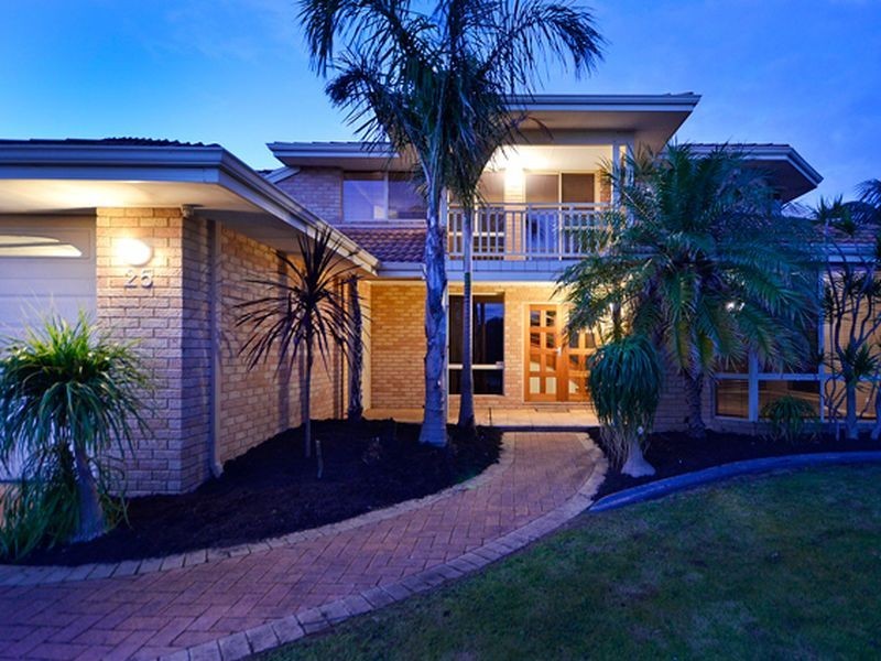 25 Meadowbrook Promenade, Currambine WA 6028