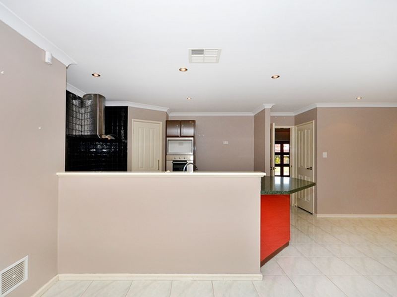 25 Meadowbrook Promenade, Currambine WA 6028