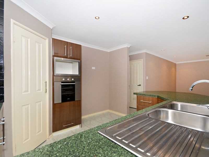 25 Meadowbrook Promenade, Currambine WA 6028