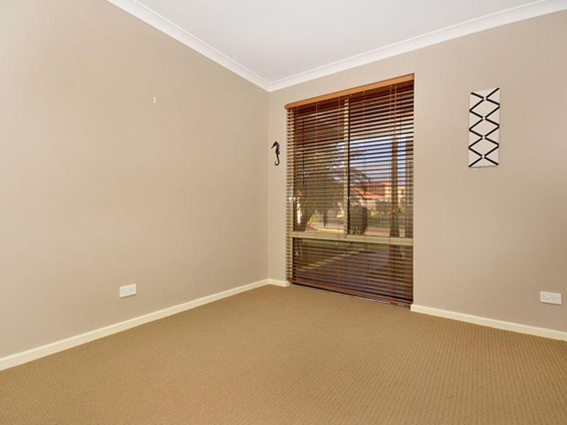 25 Meadowbrook Promenade, Currambine WA 6028