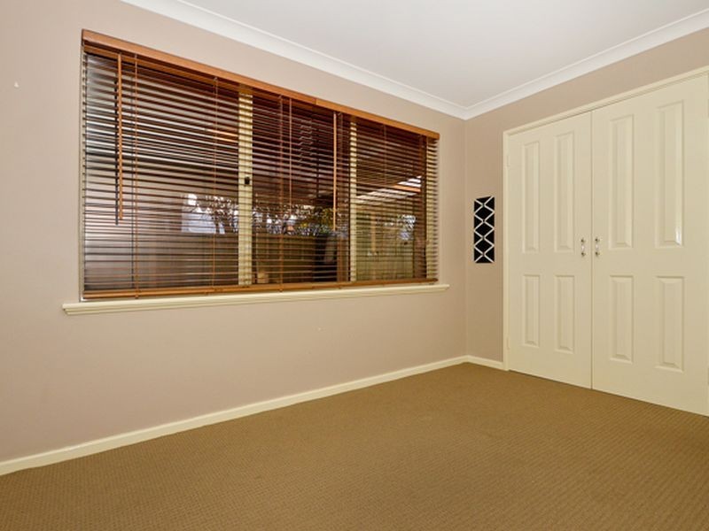 25 Meadowbrook Promenade, Currambine WA 6028