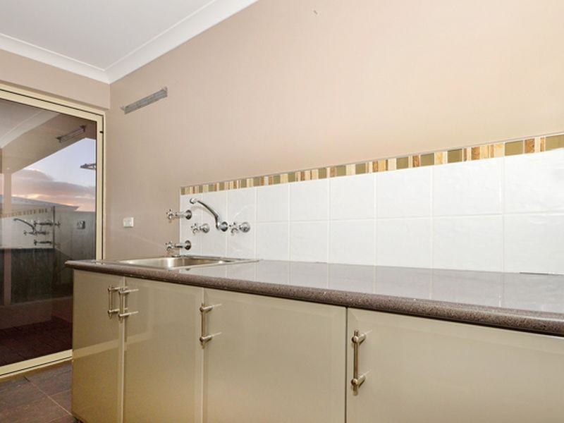25 Meadowbrook Promenade, Currambine WA 6028