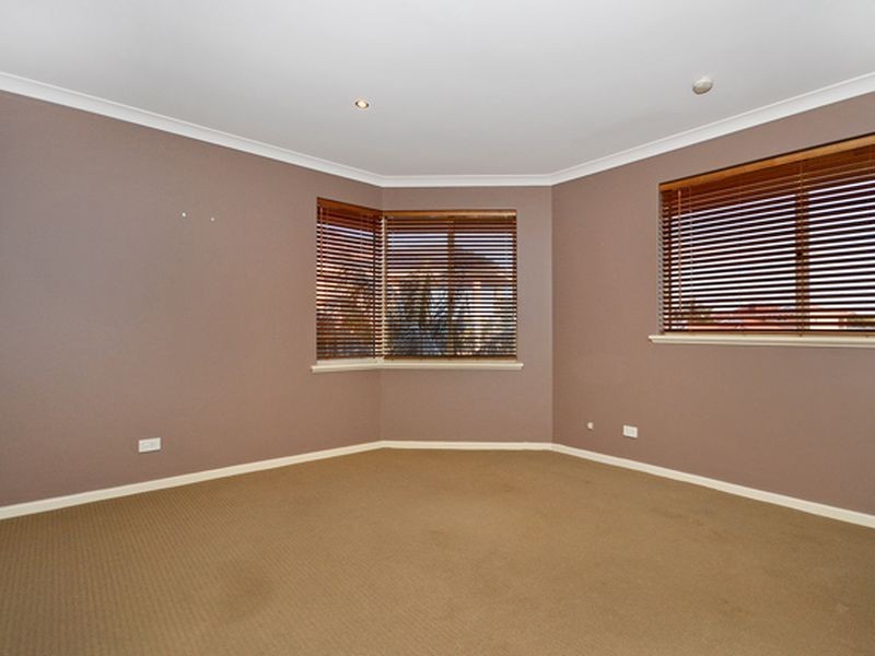 25 Meadowbrook Promenade, Currambine WA 6028
