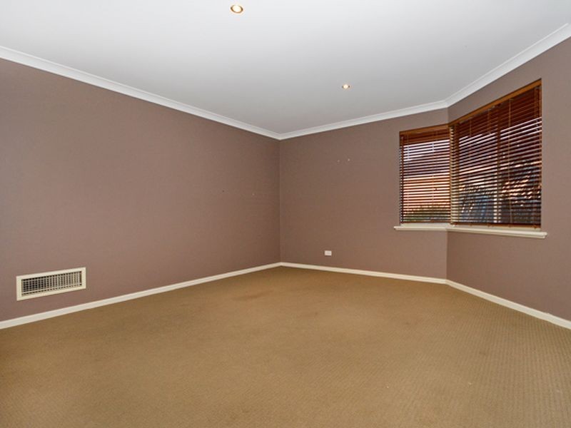 25 Meadowbrook Promenade, Currambine WA 6028