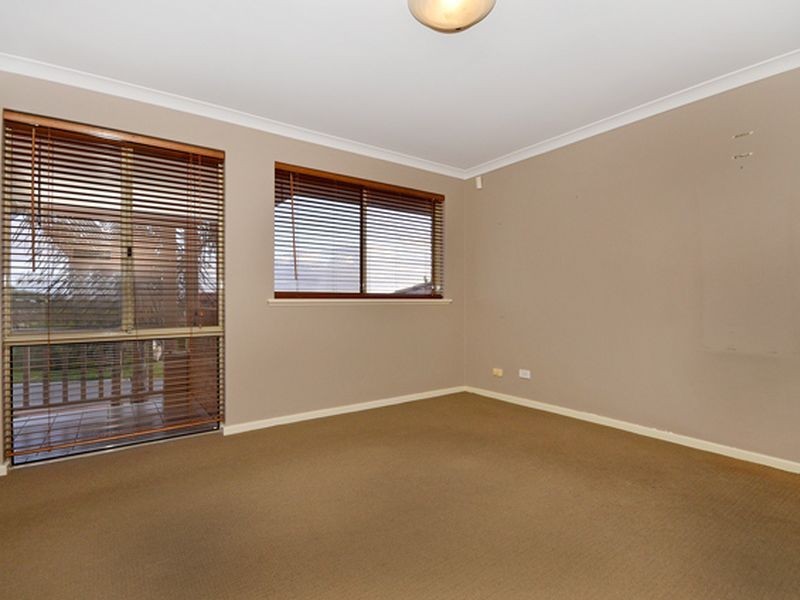 25 Meadowbrook Promenade, Currambine WA 6028